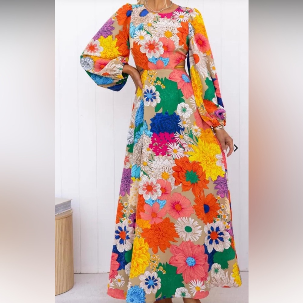 Toperth Open Back Elastic Details Floral Maxi Dress